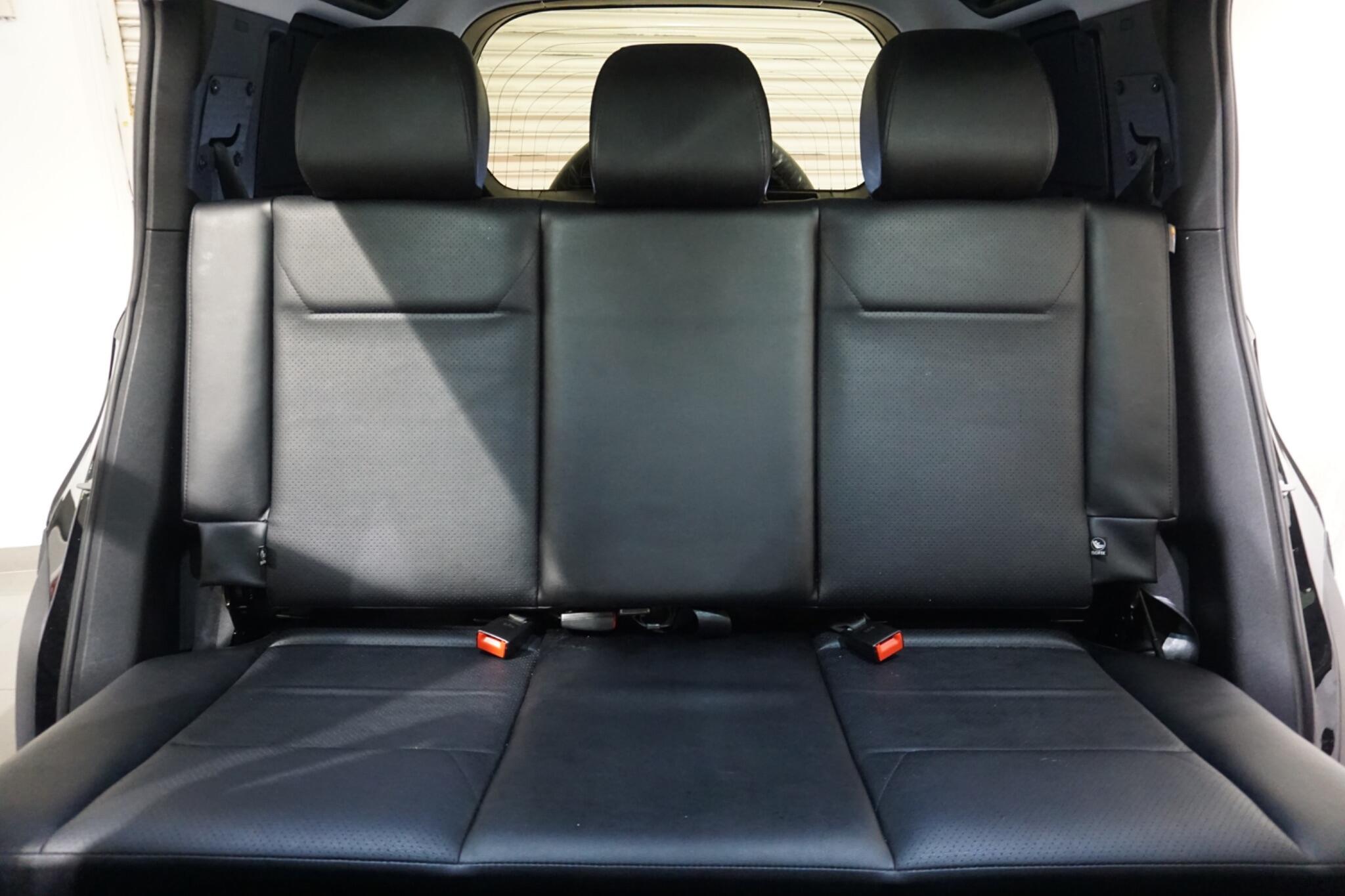 Land Rover Defender 110 3.0 D250 MHEV HSE Hard Top SUV 5dr Diesel Auto 4WD MWB Euro 6 (s/s) (250 ps)